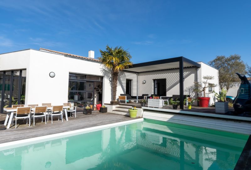 Modern Pergola Design